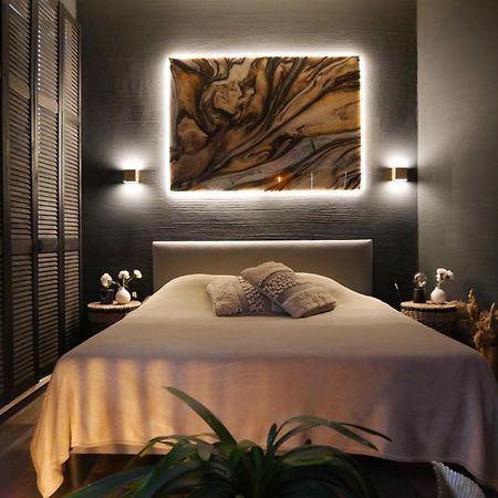 Sleep Inn - Black And Gold Loft Antwerp Cityview Kültér fotó