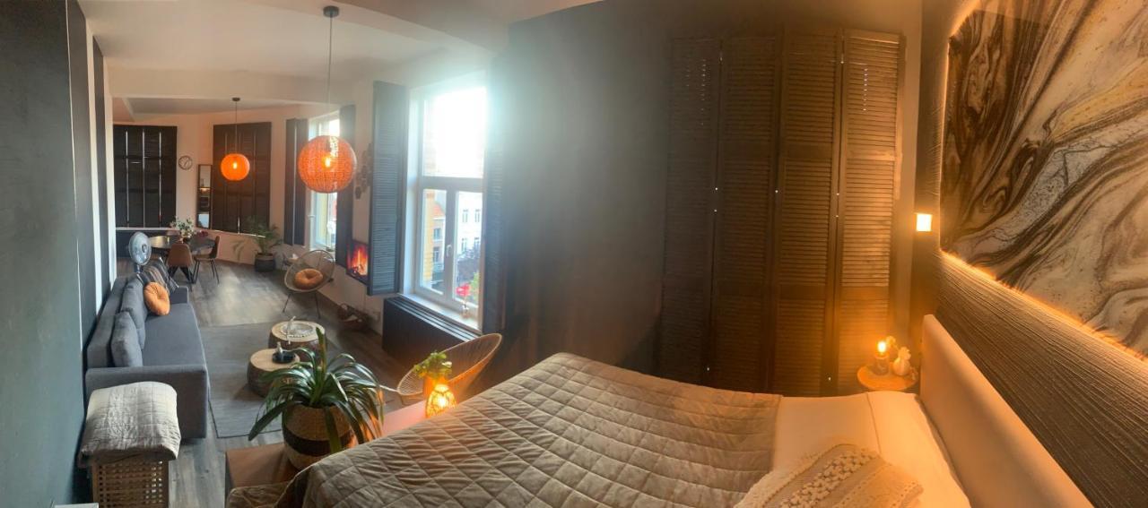 Sleep Inn - Black And Gold Loft Antwerp Cityview Kültér fotó